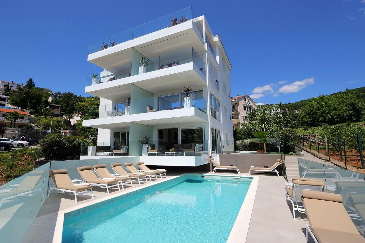 Stylish Apartment 100 M From The Beach Opatija Exterior photo