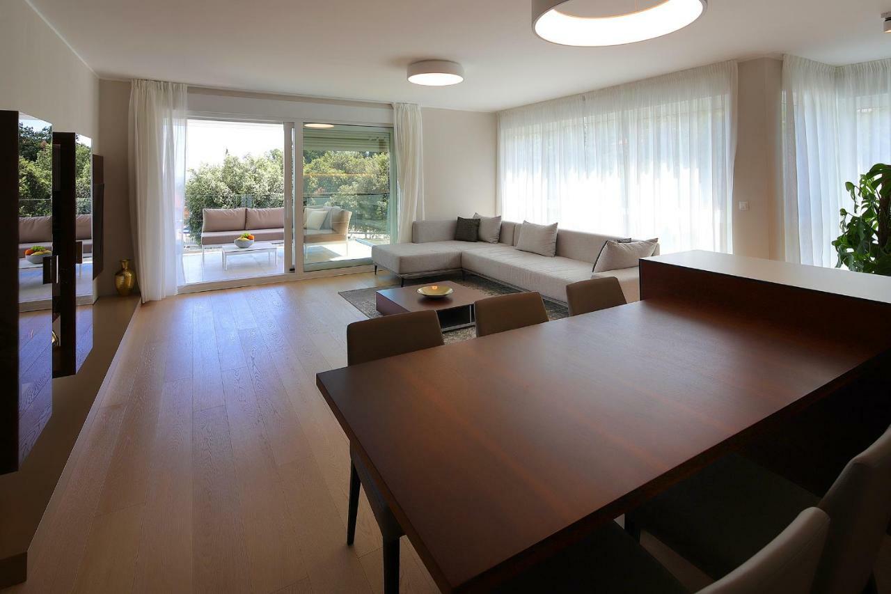 Stylish Apartment 100 M From The Beach Opatija Exterior photo