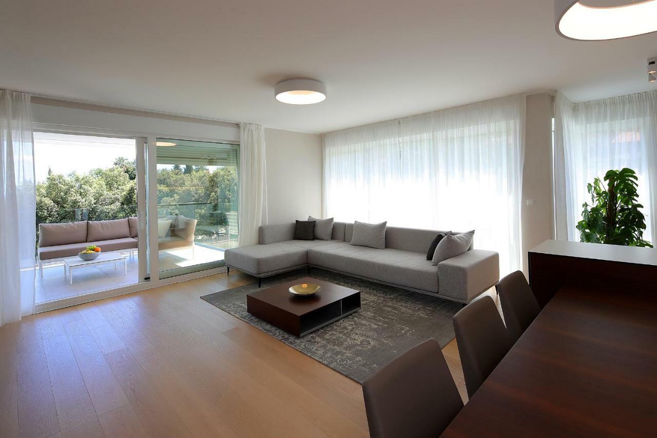 Stylish Apartment 100 M From The Beach Opatija Exterior photo