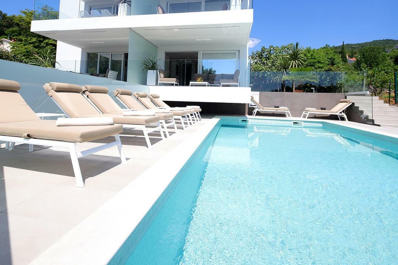 Stylish Apartment 100 M From The Beach Opatija Exterior photo