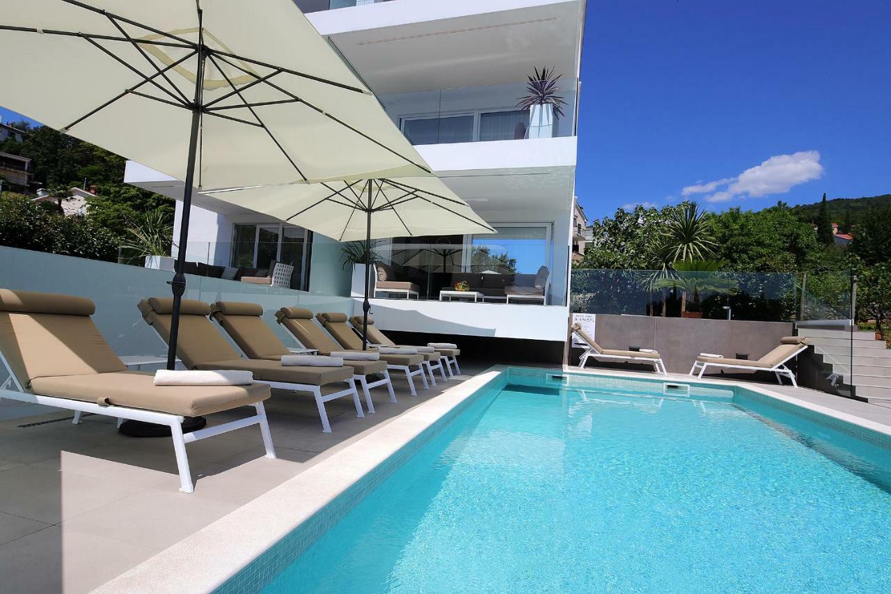 Stylish Apartment 100 M From The Beach Opatija Exterior photo